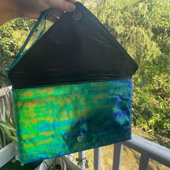 🔥 H&M Metallic Envelope bag - Picture 2 of 5